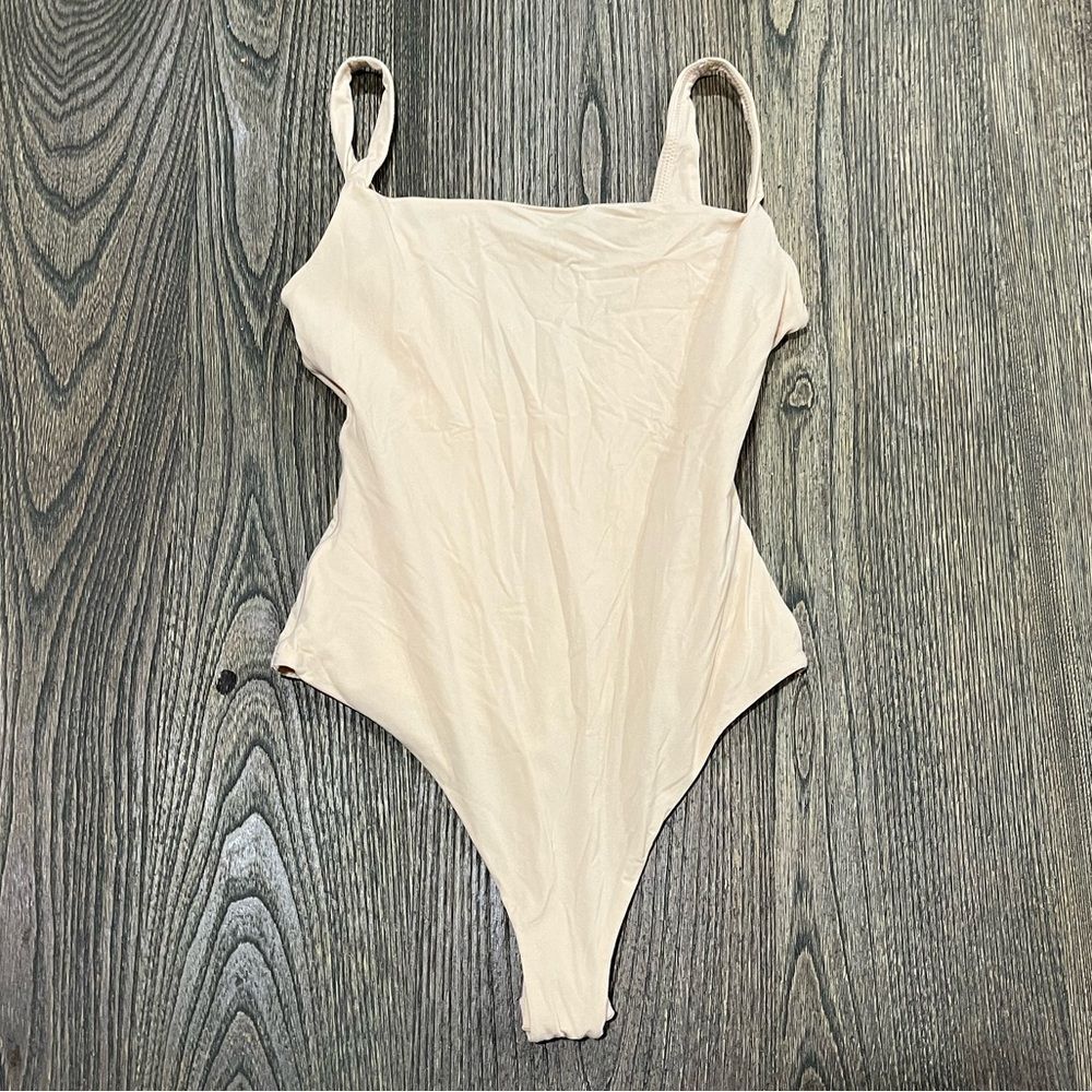 NWOT Skims Fits Everybody Square Neck Bodysuit Low Scoop Back Clay Size XS